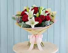 Букет цветов из:  Лилии и Розы в Тищенском