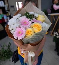 Букет цветов из:  Герберы, Розы и Хризантемы в Тищенском