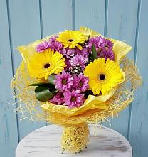 Букет цветов из:  Хризантемы и Герберы в Тищенском