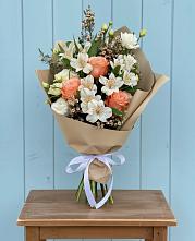 Букет цветов из:  Альстромерии, Лизиантусы, Розы и Хризантемы в Тищенском