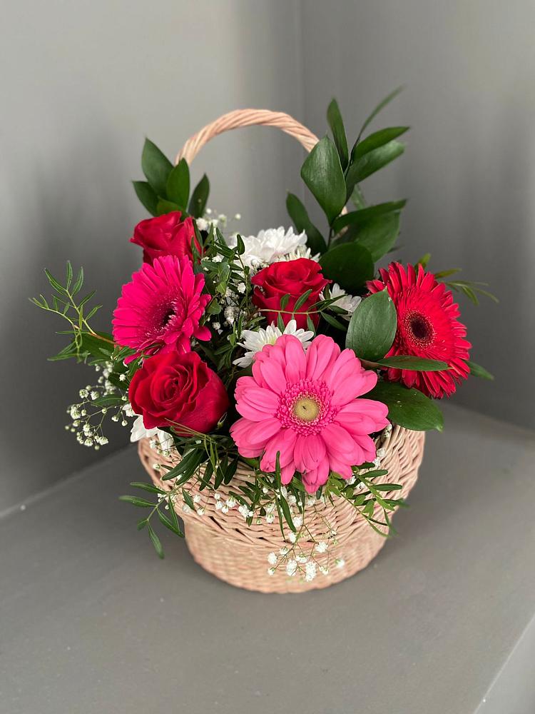 Цветочная композиция из Розы, Хризантемы и Герберы в корзине в Тищенском