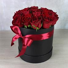 Цветочная композиция из Розы в шляпной коробке в Тищенском